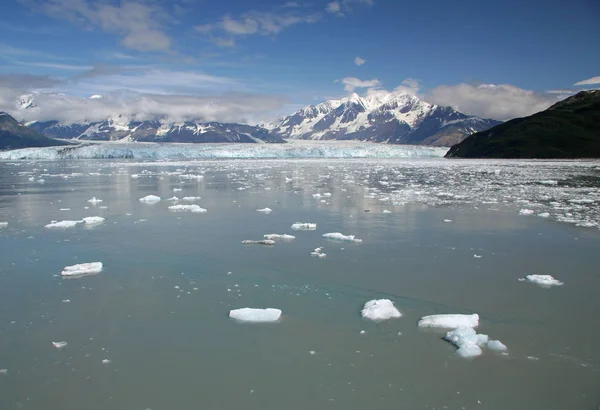 ハバード氷河とディセンチャントメントベイ、アラスカ. ロイヤリティフリーのストック写真
