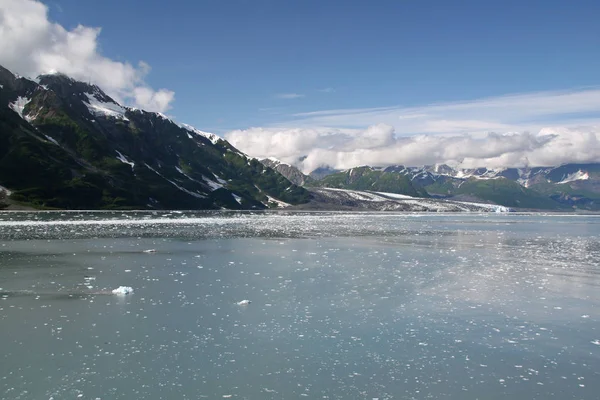 ターナー氷河とディゼンチャントメントベイ、アラスカ. — ストック写真
