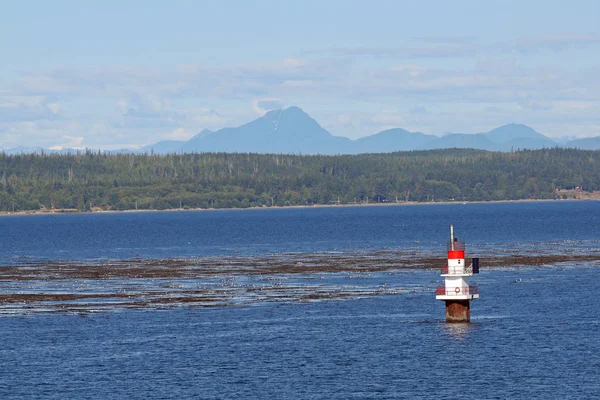 Marqueur de chenal sur le passage intérieur, Alaska . — Photo