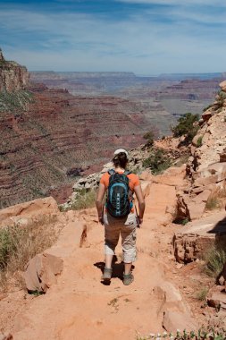 Grand Canyon Güney Kaibab Trail genç kadın.