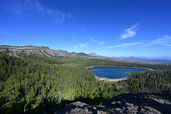 Tres Crrek Lake y alrededores, Oregon . —  Fotos de Stock