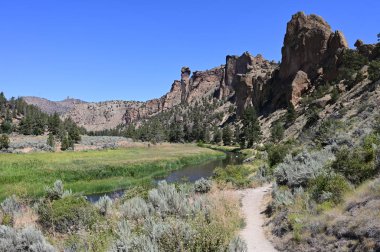 Smith Rock State Parkı, Oregon.