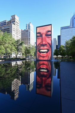 Millenium Park, Chicago taç Çeşme.