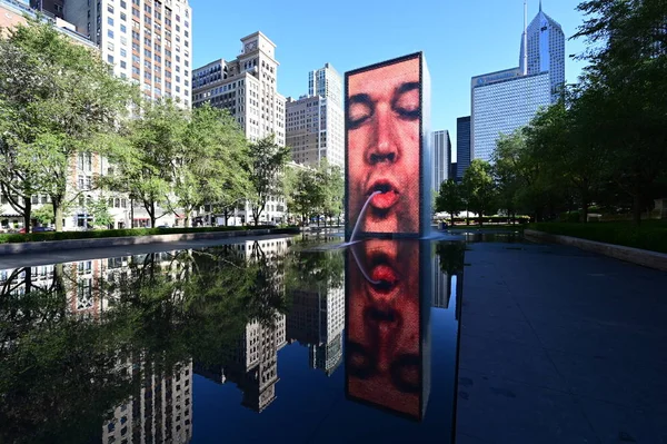 Millenium Park, Chicago taç Çeşme.