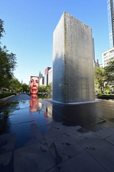 Millenium Park, Chicago taç Çeşme.