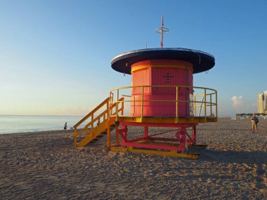 Miami Beach, Florida 'da renkli cankurtaran durağı.