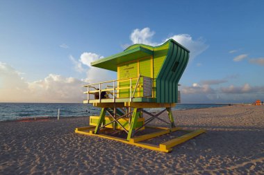 Miami Beach, Florida 'da renkli cankurtaran durağı.