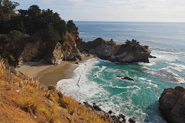 McWay Falls in Julia Pfeiffer State Park, California. — Stock Photo, Image