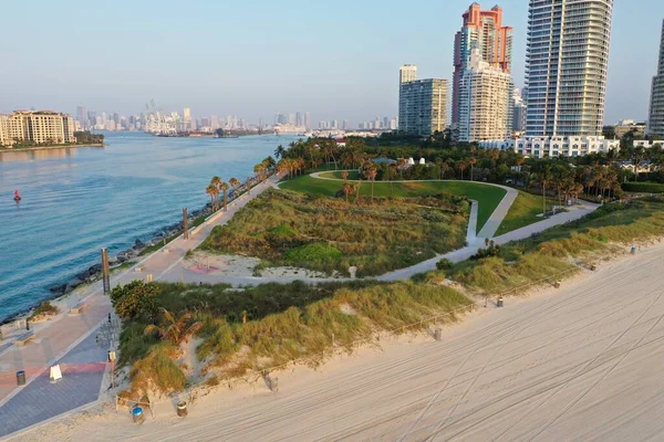Vista aérea de South Pointe Park y South Beach en Miami Beach, Florida . — Foto de Stock