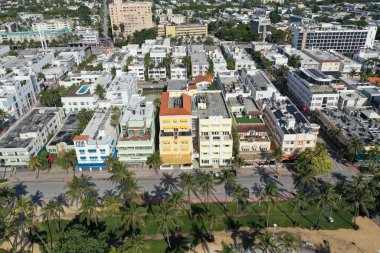 Florida, Miami Beach 'teki Güney Sahili ve Lummus Parkı' nın hava görüntüsü COVID-19 'un kapatılmasına bağlı..