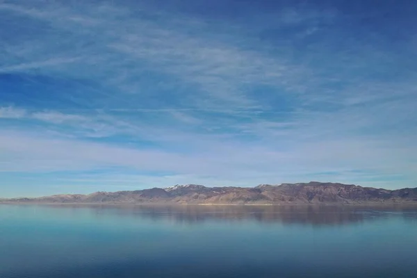 Reno, Nevada yakınlarındaki Piramit Gölü 'nün havadan görüntüsü. — Stok fotoğraf