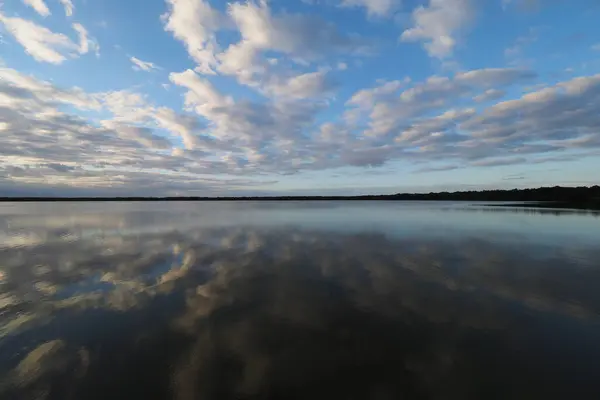 Everglades Ulusal Parkı, Florida 'da Batı Gölü üzerinde gün doğumu. — Stok fotoğraf