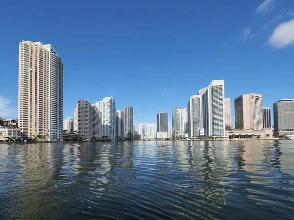 Bahía de Biscayne en la entrada del río Miami en Miami, Florida. — Foto de Stock