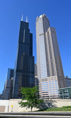Willis Tower ve 311 Güney Wacker Drive binası Chicago, Illinois.