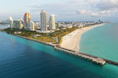 Güney Pointe Parkı ve Güney Sahili Havalimanı, sabahın erken saatlerinde Florida.