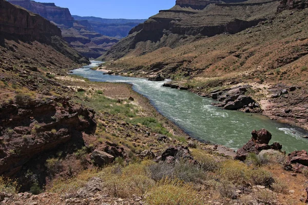 Büyük Kanyon Ulusal Parkı 'nda Colorado Nehri ve Granit Dar Görüş. — Stok fotoğraf