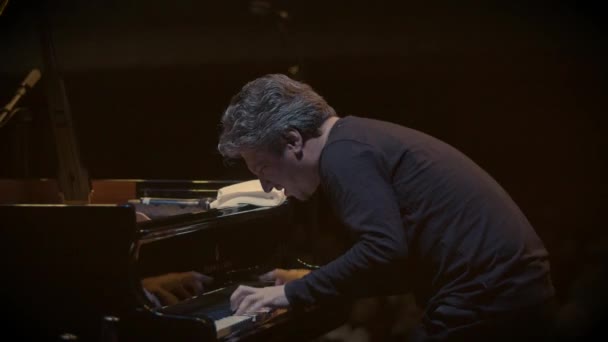 Vladivostok Primorsky Krai Rússia 2019 Pianista Toca Piano Êxtase Completo — Vídeo de Stock