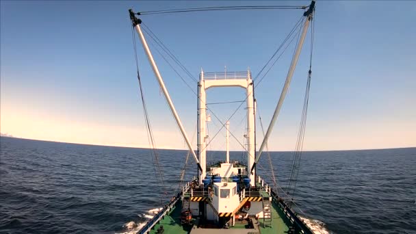 Вид Судно Вершины Мачты Судна Плавающего Открытом Море — стоковое видео