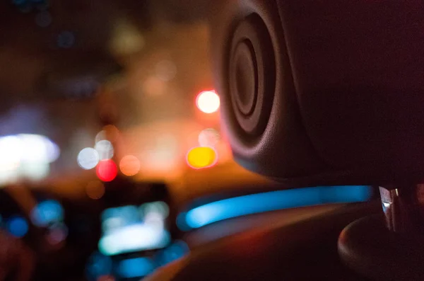 Difuminado Coche Ciudad Por Noche — Foto de Stock