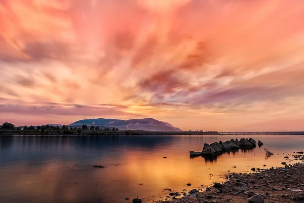 Pôr Sol Rio Han Queimando Nuvens — Fotografia de Stock