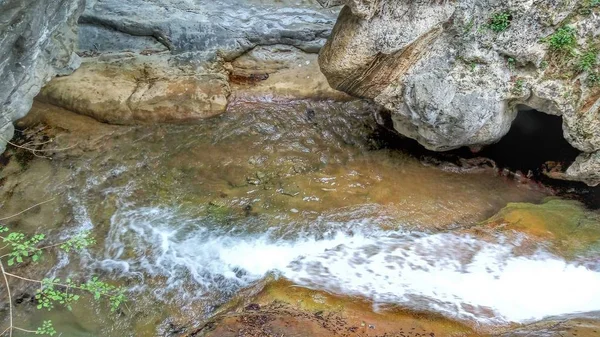 清龍渓谷の美しい小さな川 — ストック写真