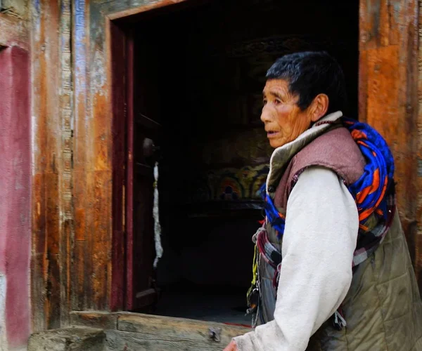 Retrato Joven Con Traje Tailandés Tradicional — Foto de Stock