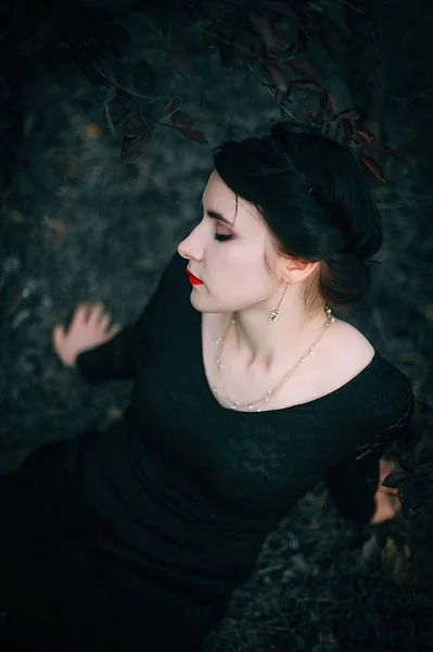 Portrait Woman Black Dress Forest — Stock Photo, Image