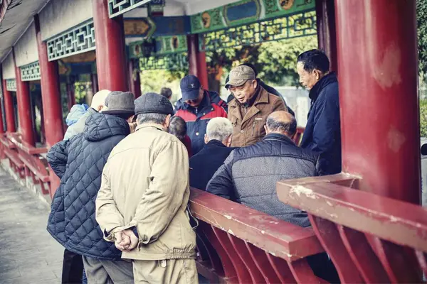 Grupo Personas Estación Tren — Foto de Stock