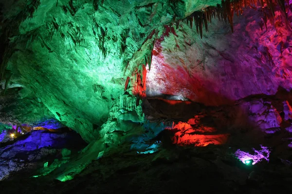 Montanhas Rochosas Caverna Beleza Geológica — Fotografia de Stock