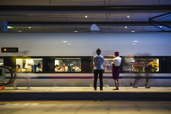 Metrodaki Tren Istasyonu — Stok fotoğraf