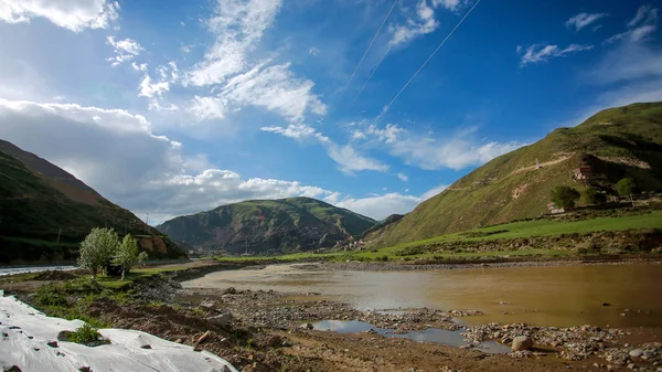 Hermoso Paisaje Montaña Con Lago Montañas — Foto de Stock