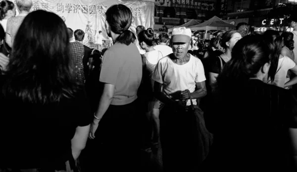 Gente Multitud Ciudad — Foto de Stock