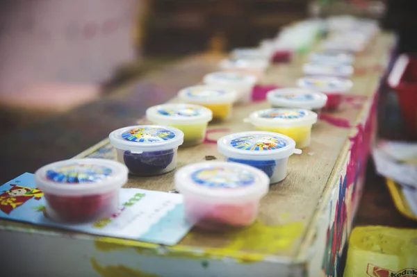 Tintas Coloridas Para Venda Mercado — Fotografia de Stock