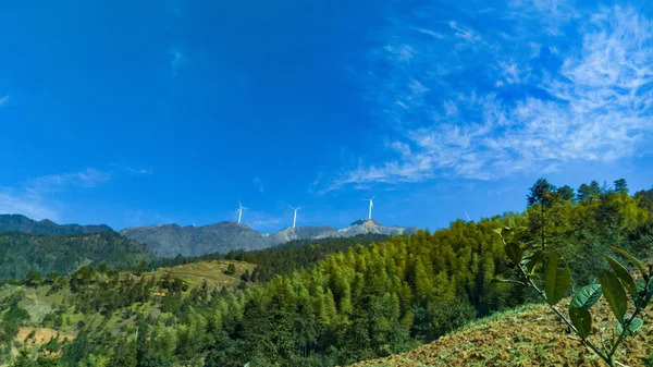 Paisaje Montaña Con Cielo Azul —  Fotos de Stock