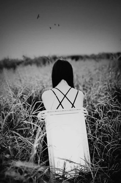 Young Woman Field Backpack — Stock Photo, Image