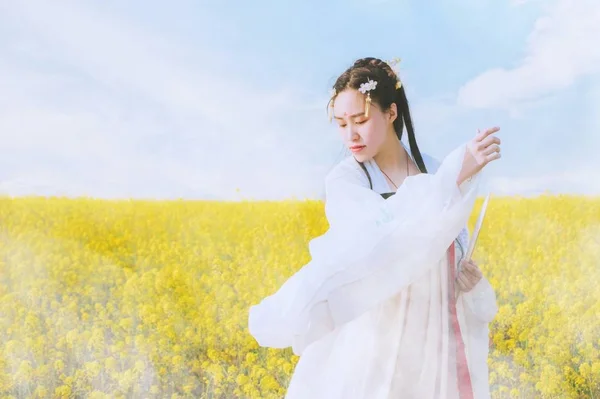 Beautiful Asian Woman Wearing Traditional White Dress Posing Yellow Rape — Stock Photo, Image