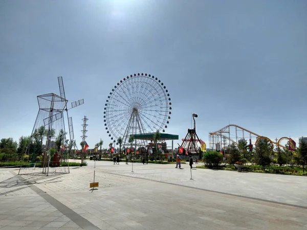Ferris Estará Parque Diversiones — Foto de Stock