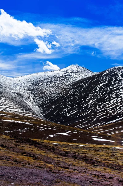 Hermoso Paisaje Con Nieve Las Montañas — Foto de Stock