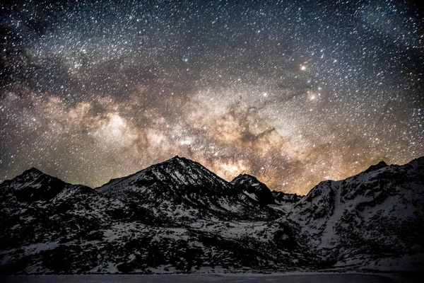 Pislákoló Csillagok Tér Köd Csillagos Éjszakai Égbolt Asztrofotográfia — Stock Fotó