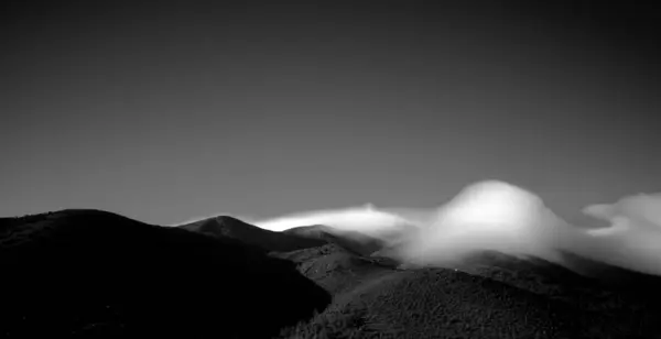 Lindas Montanhas Majestosas Paisagem — Fotografia de Stock