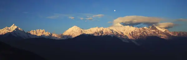 Increíble Paisaje Con Hermosas Montañas Escénicas — Foto de Stock