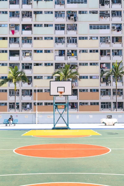 Cancha Baloncesto Con Red Pelota Tenis — Foto de Stock