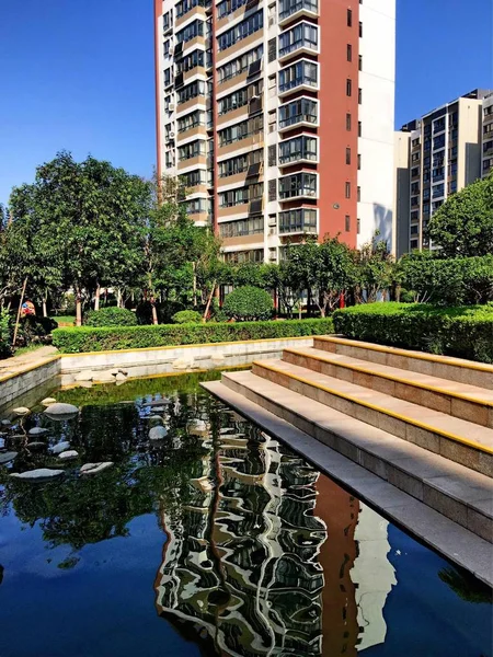 Edificio Moderno Parque — Foto de Stock