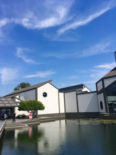 Modern Gebouw Met Balkon Lucht — Stockfoto