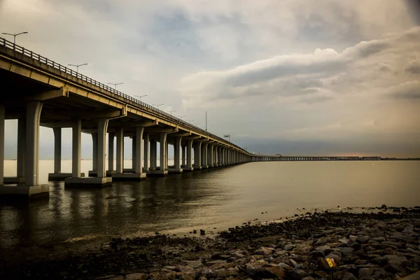 Puente Sobre Río Ciudad Riga Latvia — Foto de Stock