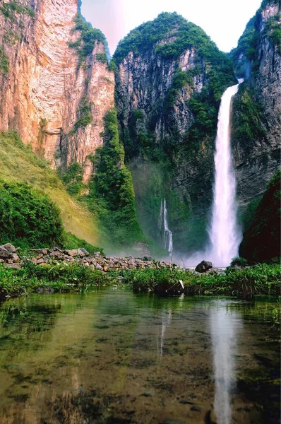 Cascada Las Montañas — Foto de Stock