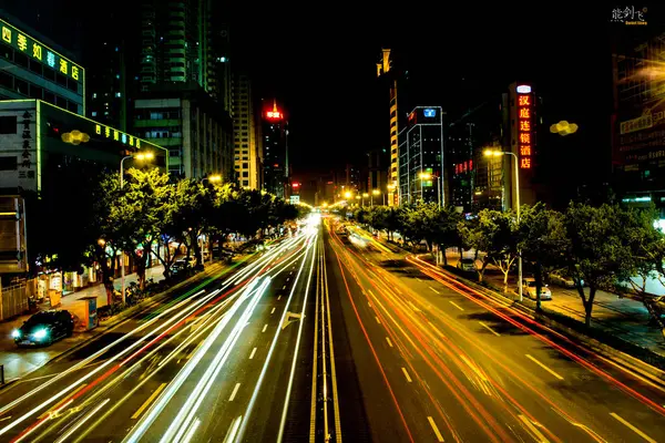 Трафик Гонконге Ночью — стоковое фото
