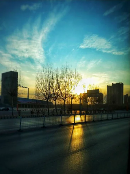 Hermosa Puesta Sol Sobre Ciudad — Foto de Stock