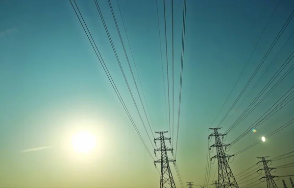 Високовольтні Лінії Електропередач Небі — стокове фото