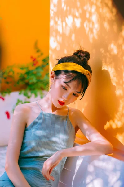 Mulher Chinesa Bonita Dia Verão — Fotografia de Stock